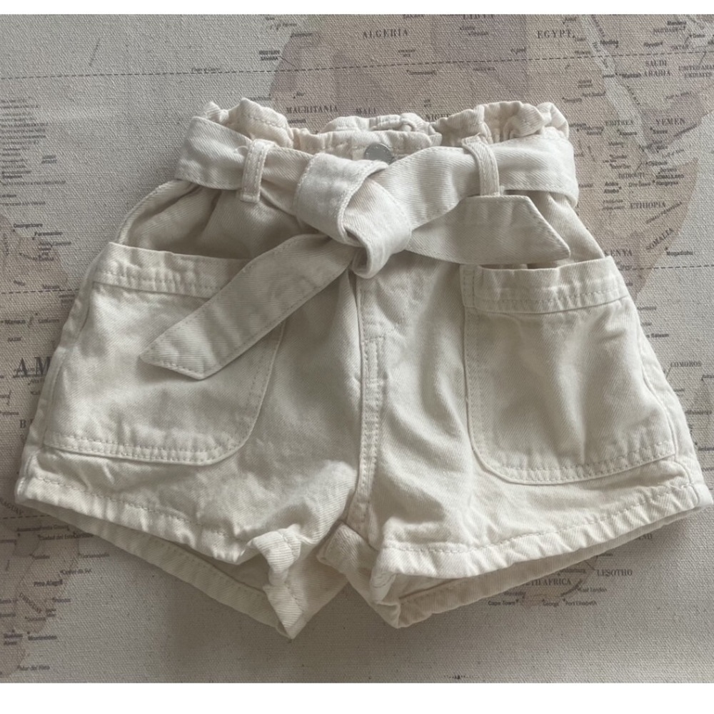 Zara Cream Denim Paperbag Shorts
2-3